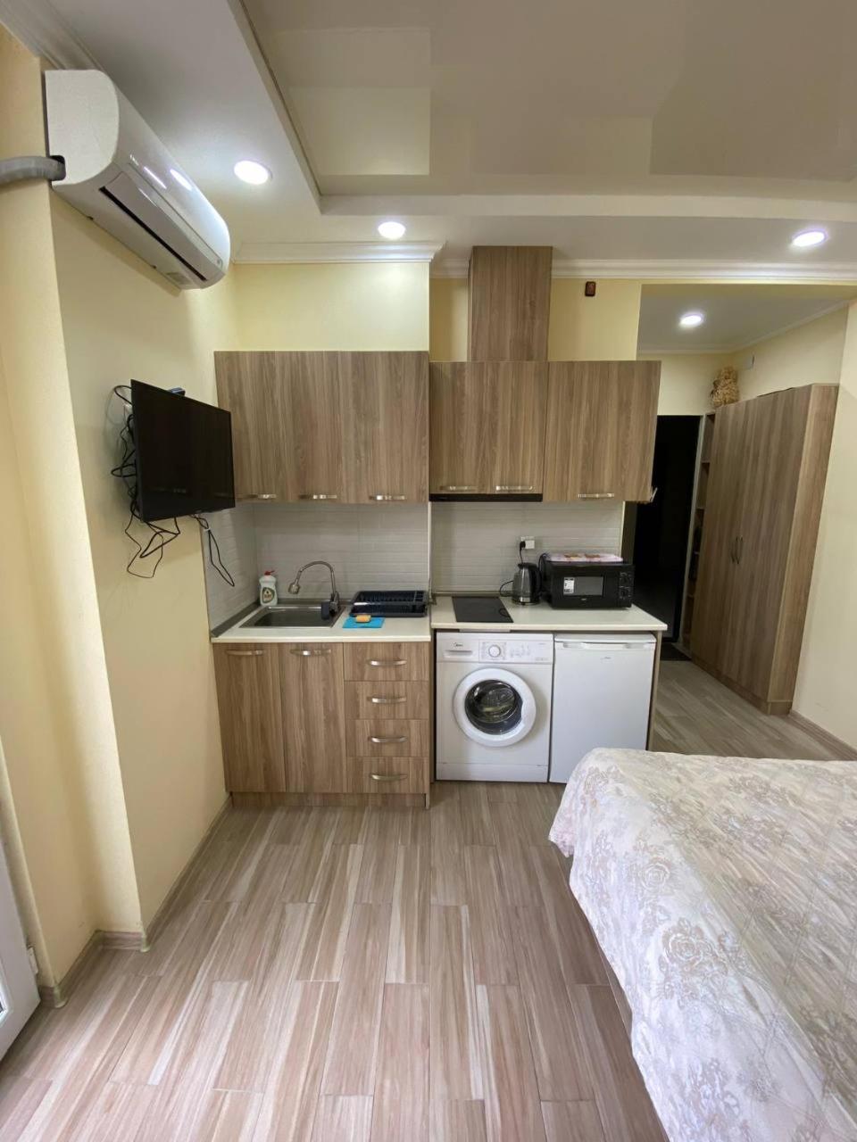 Студия Радуга У Моря Колхида Apartment Batumi Luaran gambar