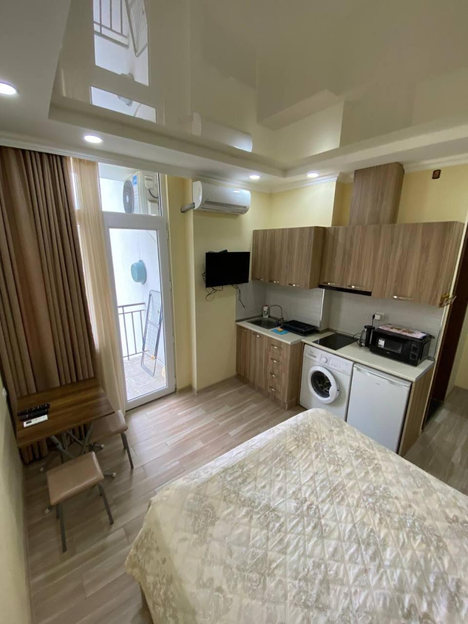 Студия Радуга У Моря Колхида Apartment Batumi Luaran gambar